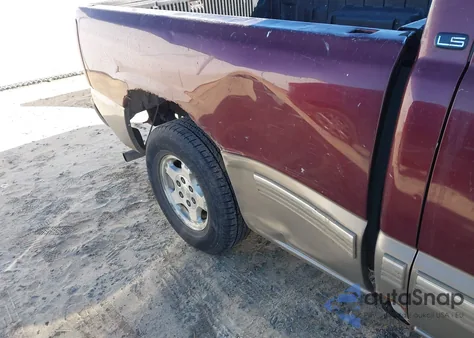 2001 Chevrolet Silverado 1500 Ls z USA, uszkodzony, nr VIN 2GCEC19T611330148